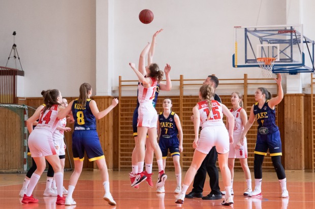basketbalový zápas kadetiek Zvolen a Košice