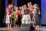 folklórne vystúpenie chlapcov a dievčat v DK ŽSR Zvolen